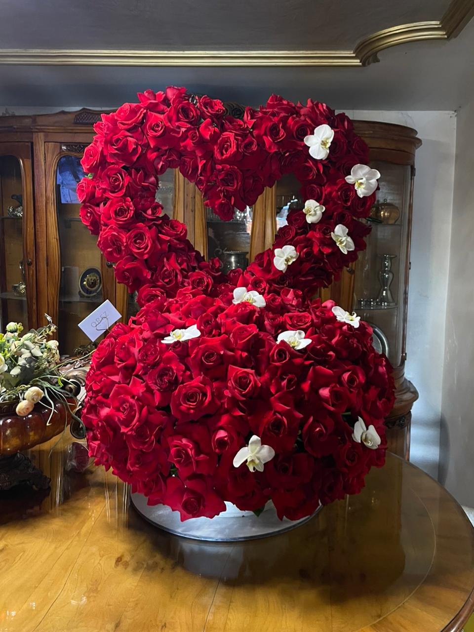 160 Rosas y 11 Orquídeas en Base de Madera